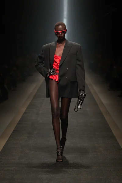 Look 43